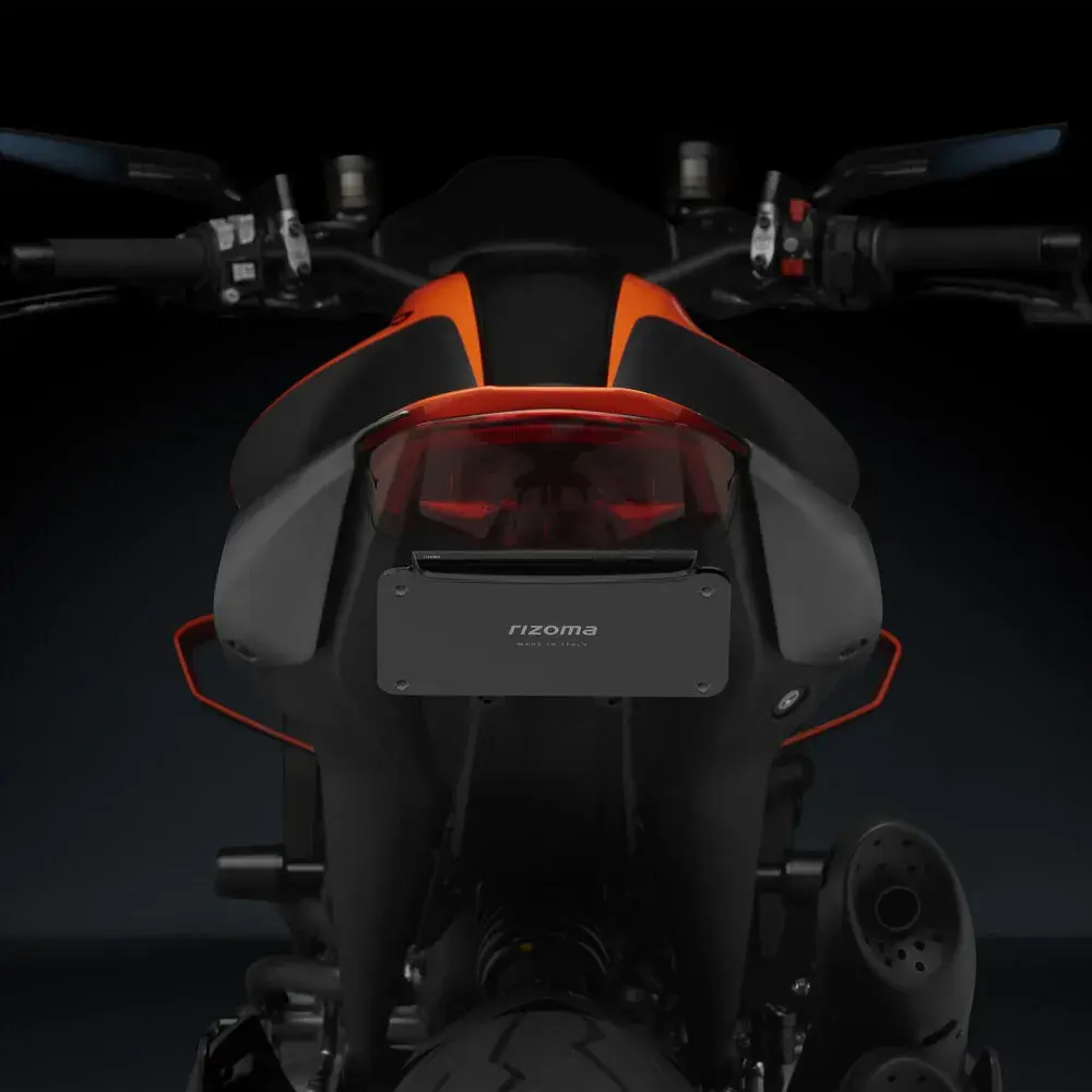 PTU012B_Portaplaca Rizoma Flat-Out Ducati Monster 937_ (3).webp