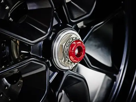 PRN011933-013096 kit Slider Rueda _Evotech-Ducati-Hypermotard-950- (3).webp