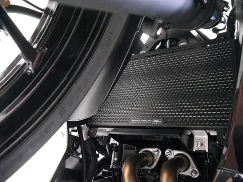 P1200746 Protector radiador Evotech-Kawasaki-Ninja-400 (1).webp
